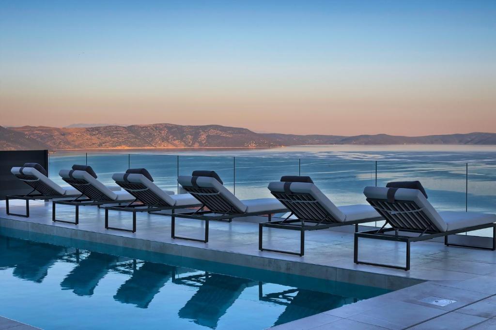 Villa-Ultima-with-sea-view-private-pool-jacuzzi-gym-and-sauna-11