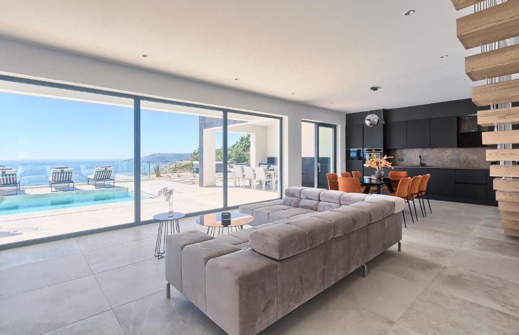Villa-Ultima-with-sea-view-private-pool-jacuzzi-gym-and-sauna-19
