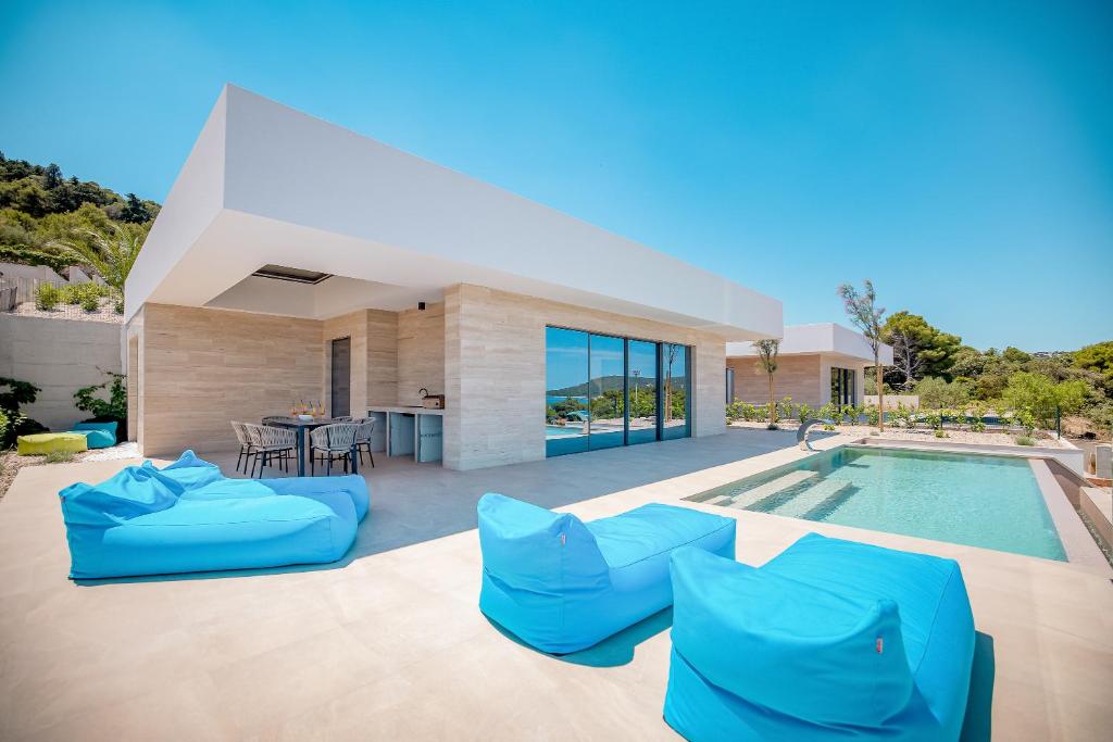 Villa-View-4