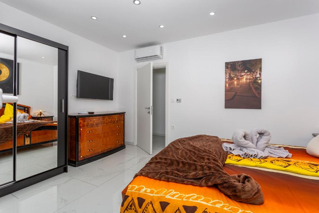 Villa-White-Pearl-Diamond-Opatija-mit-Meerblick-Pool-14