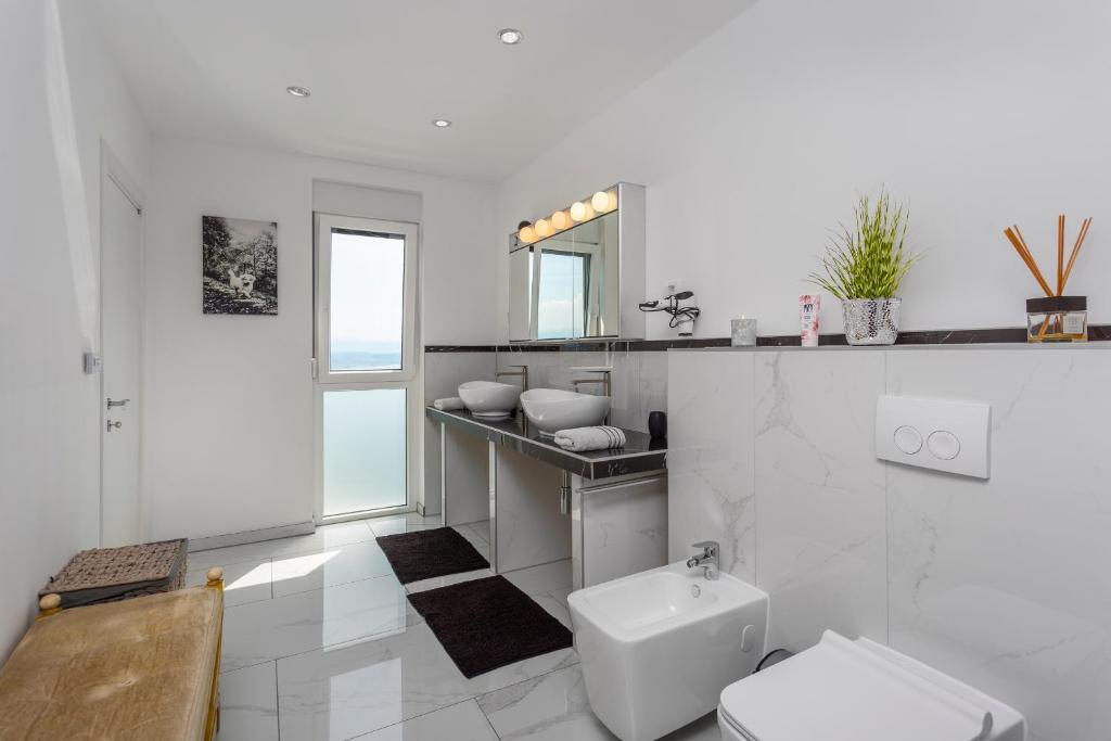 Villa-White-Pearl-Diamond-Opatija-mit-Meerblick-Pool-15