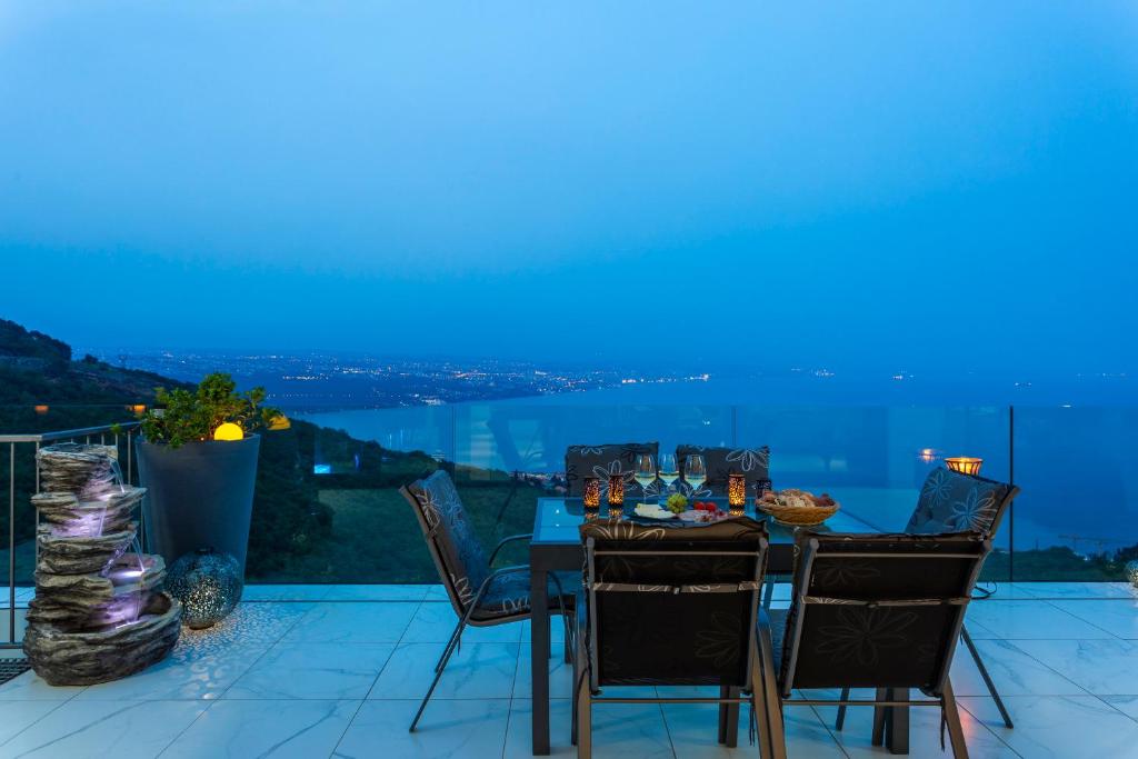 Villa-White-Pearl-Diamond-Opatija-mit-Meerblick-Pool-8